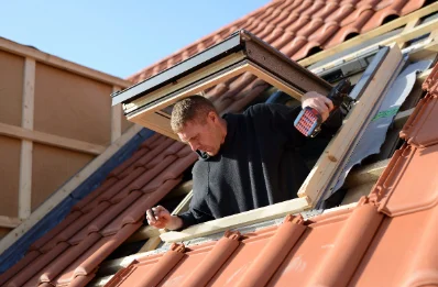 Pose de fenêtres de toit Velux à Goutrens